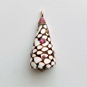 Angelique de Paris Marbled Cone Shell Pendant NWOT